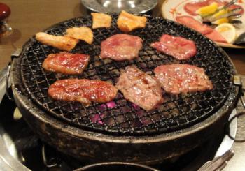 ファイル名: Yakiniku.jpg
ファイルサイズ: 92.5KB
→クリックで元のサイズを表示 焼肉奉行か?